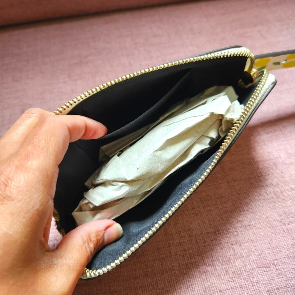 π NWT! - Kate Spade Lemon Drop Crossbody Belt Bag - Picture 6 of 11